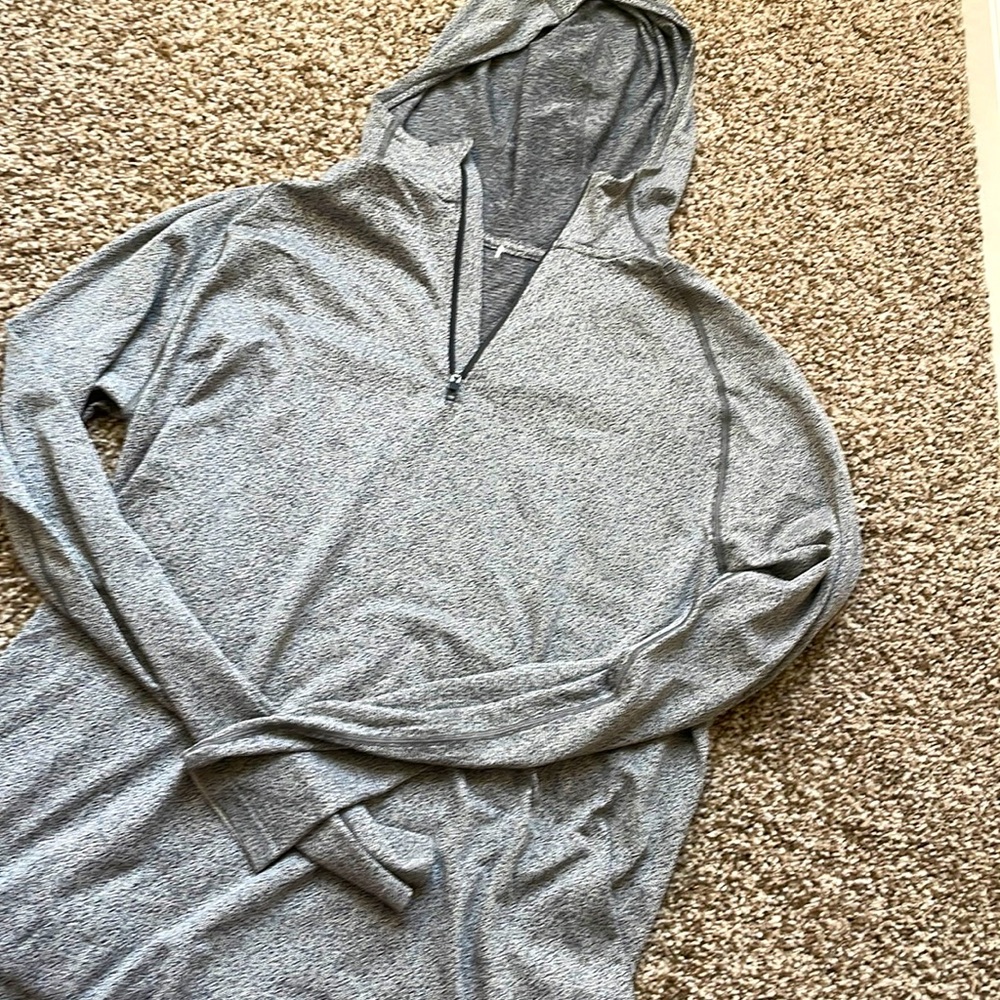 Lulu lightweight pullover